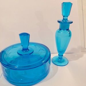 New Martinsville “Queen Anne’s” Electric Blue Glass Vanity Set Perfume & Powder